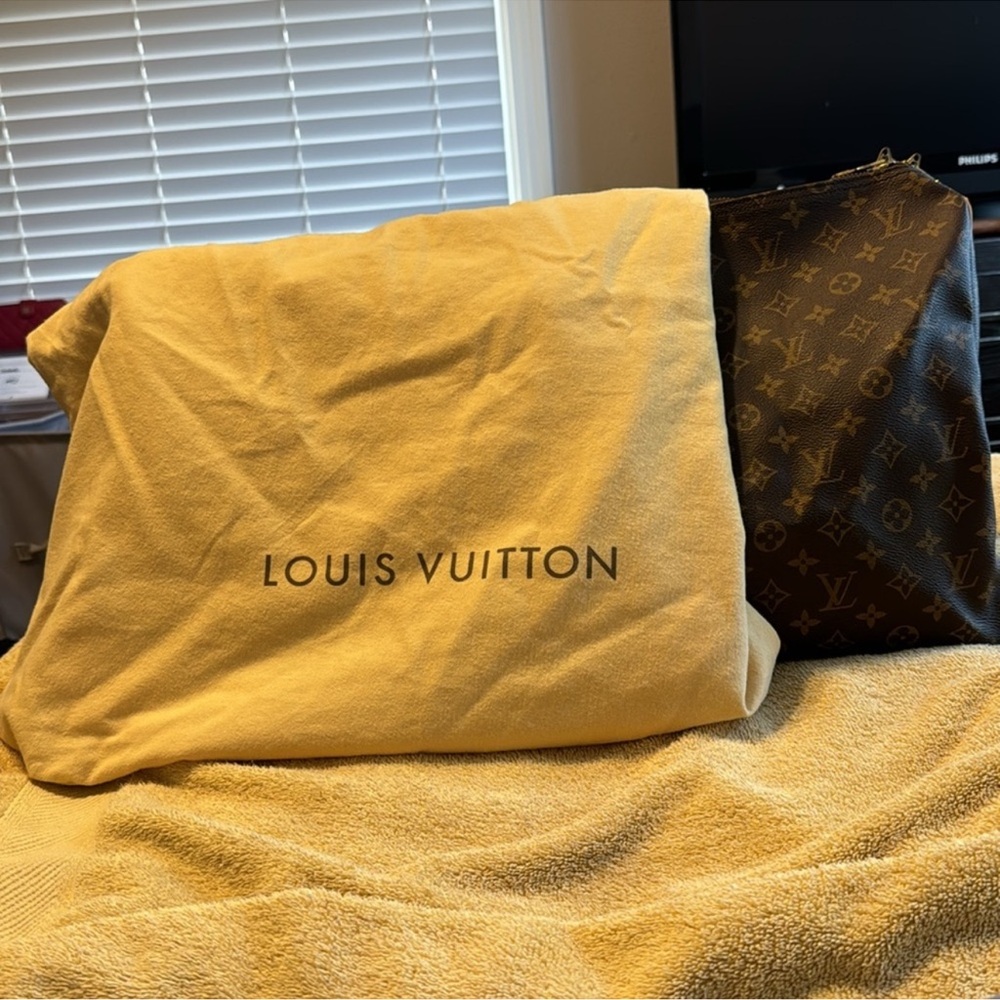 Louis Vuitton🔥 EUC • Keepall 55 (comes with dustbag and luggage tag) - Picture 11 of 12